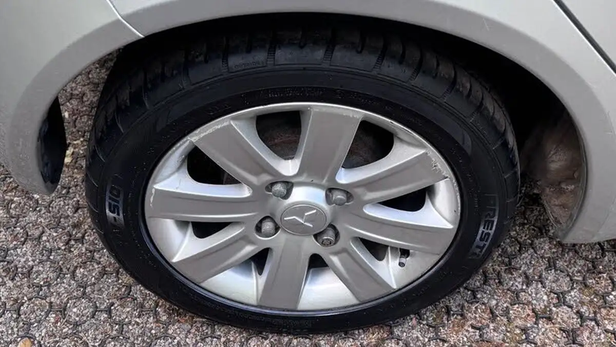 2008-mitsubishi-colt-15td-cz2-big-33