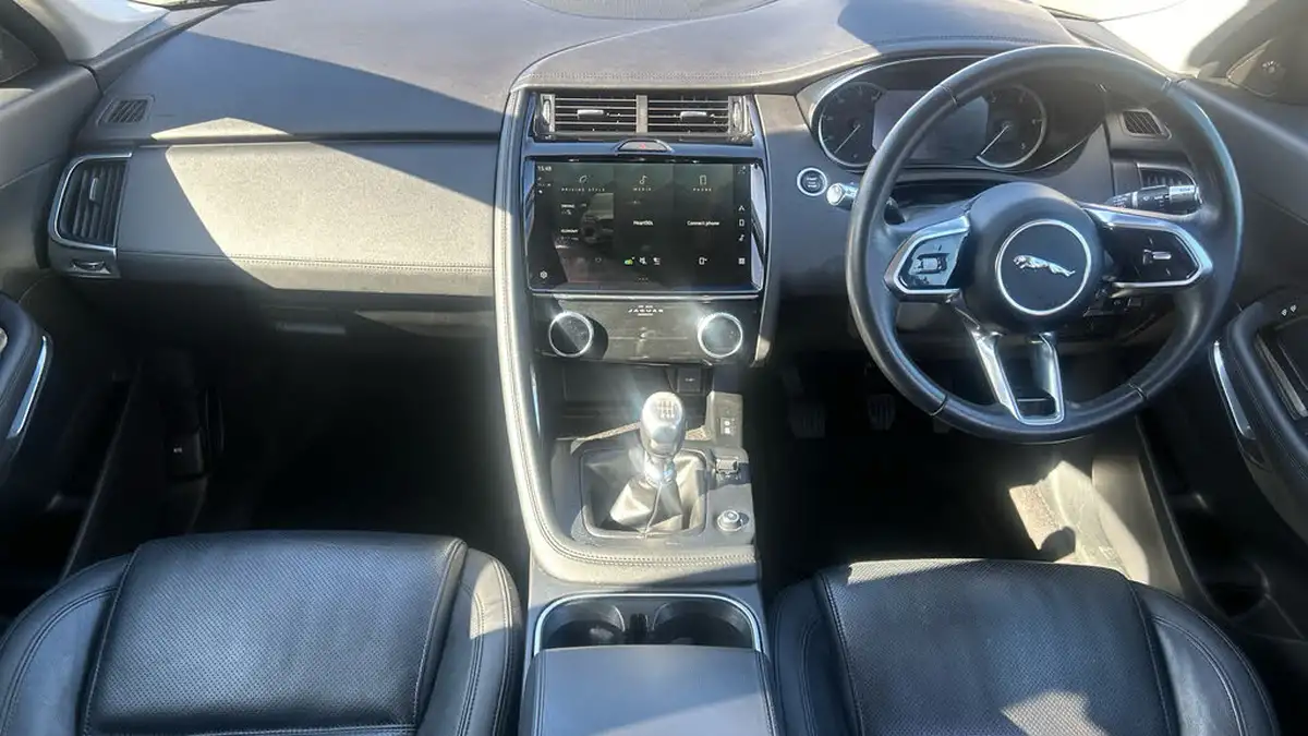 2021-jaguar-e-pace-20-d165-s-big-17