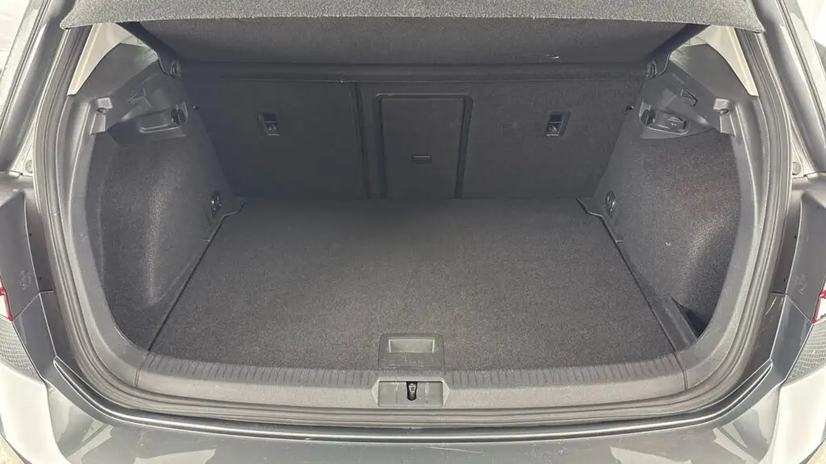 2019-volkswagen-golf-e-e-golf-big-14