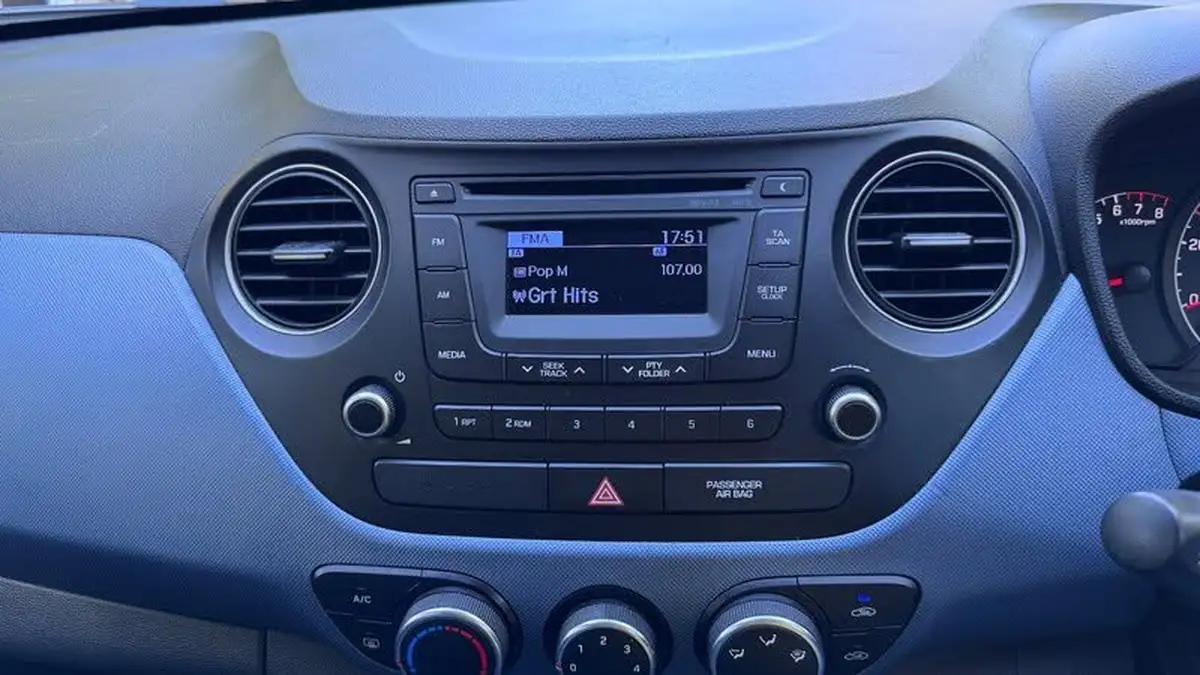 2016-hyundai-i10-12-se-big-35
