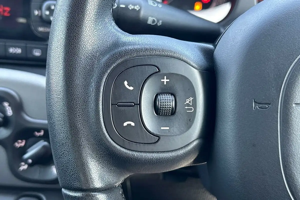 2020-fiat-panda-09-waze-4x4-big-14
