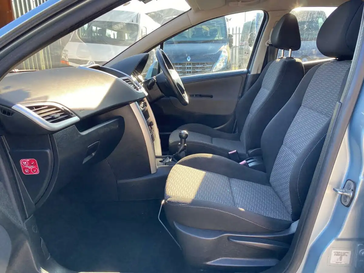 2010-peugeot-207-14-sport-vti-95-5d-1397cc-big-8