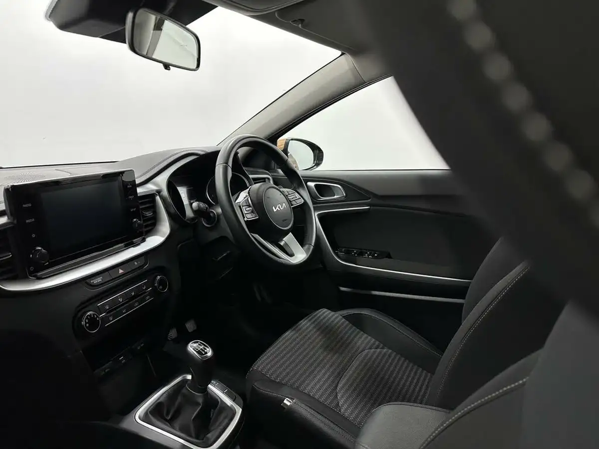2022-kia-xceed-10-t-gdi-2-big-25