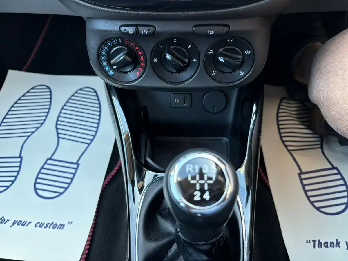 2015-vauxhall-corsa-12-se-70ps-5d-big-18
