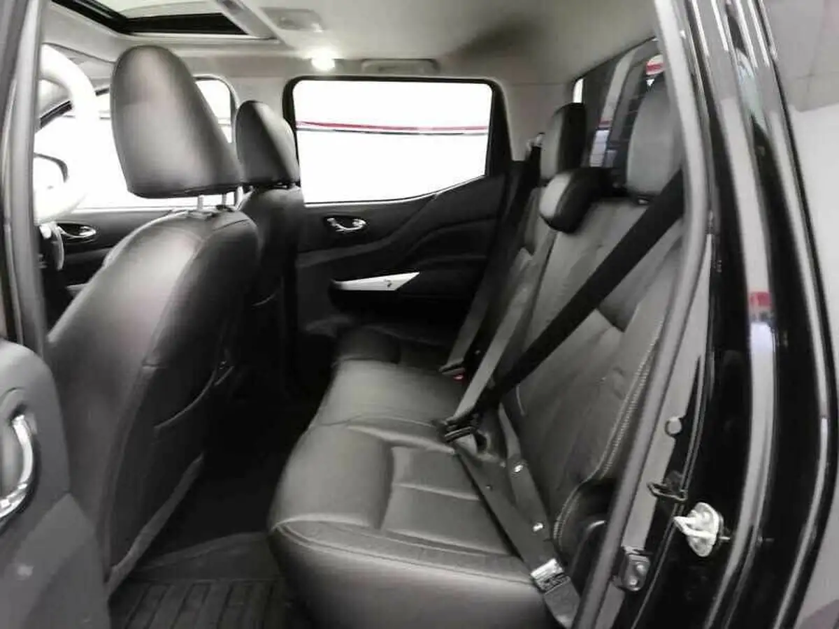 2019-nissan-navara-23dci-off-roader-at32-auto-big-15