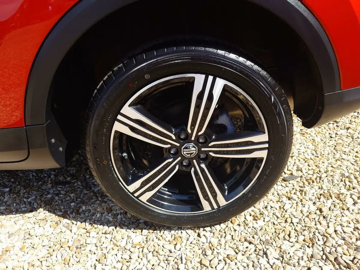 2020-mg-zs-suv-10t-gdi-exclusive-111ps-big-11