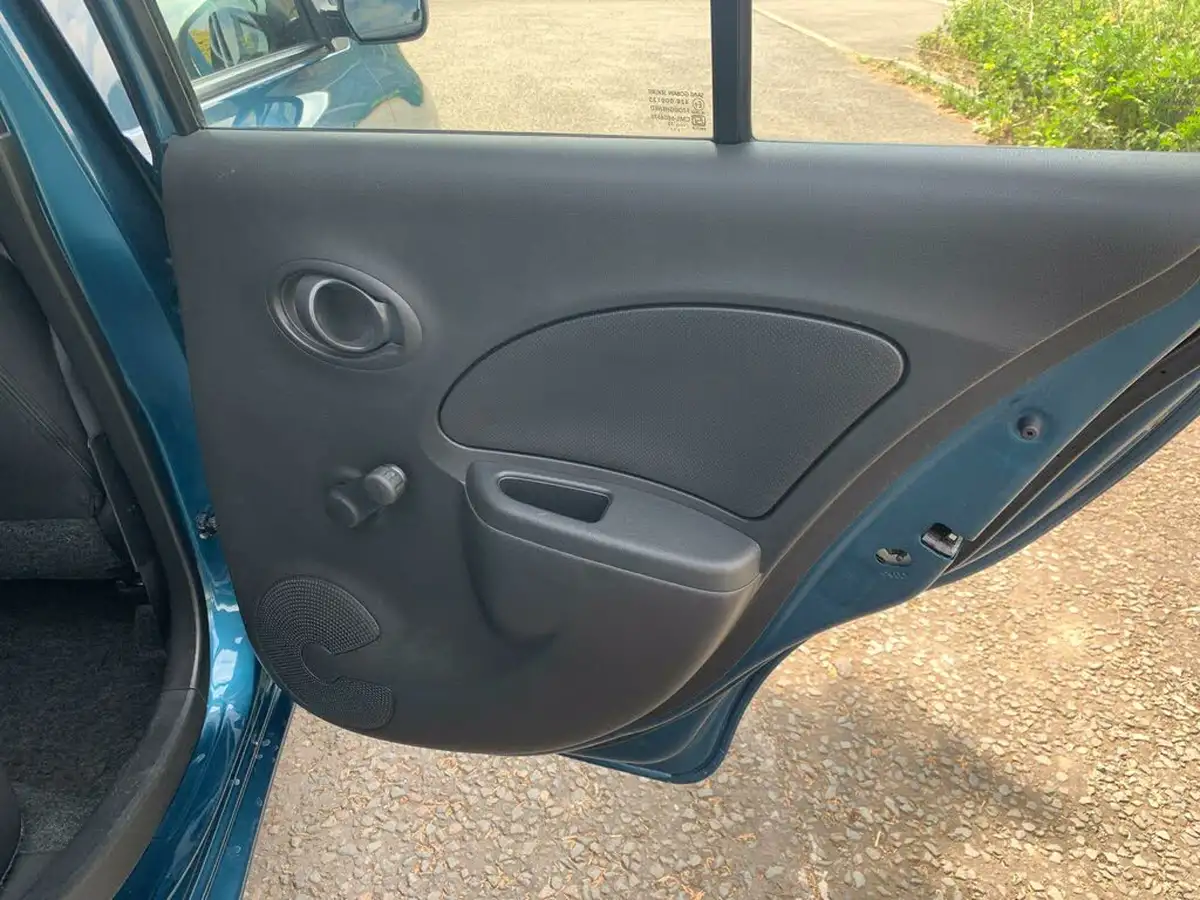 2017-nissan-micra-12-vibe-big-27
