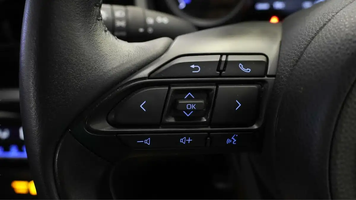 2023-toyota-yaris-cross-15-vvt-i-icon-big-23