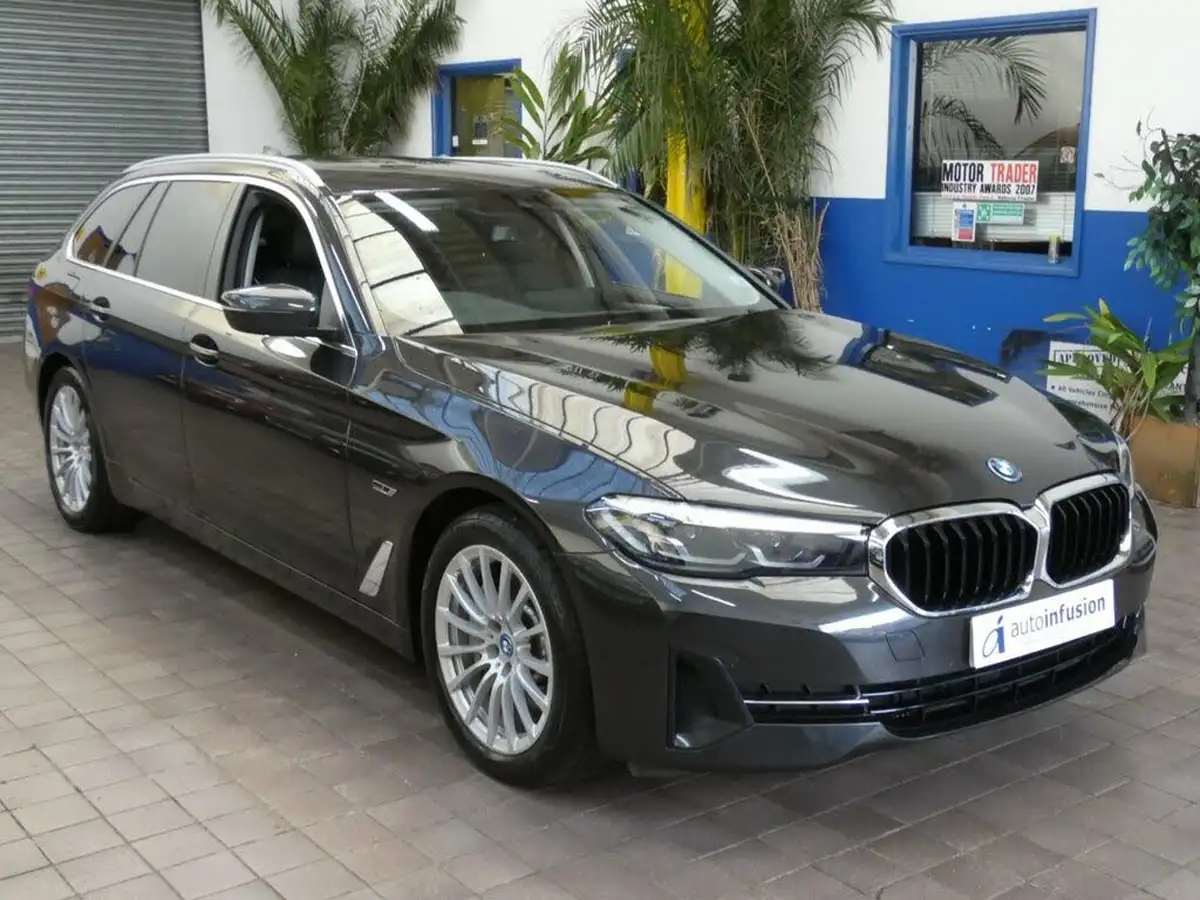 2022-bmw-5-series-20-530e-se-touring-5d-big-6
