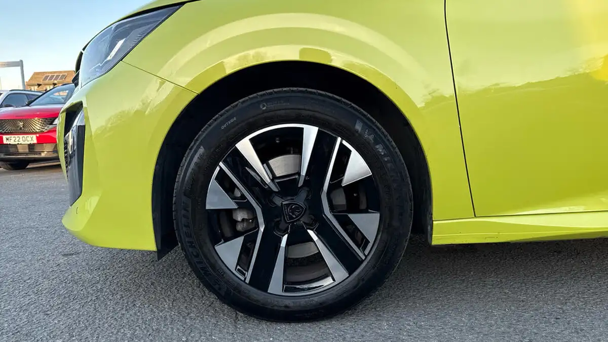 2024-peugeot-208-12-puretech-allure-big-13