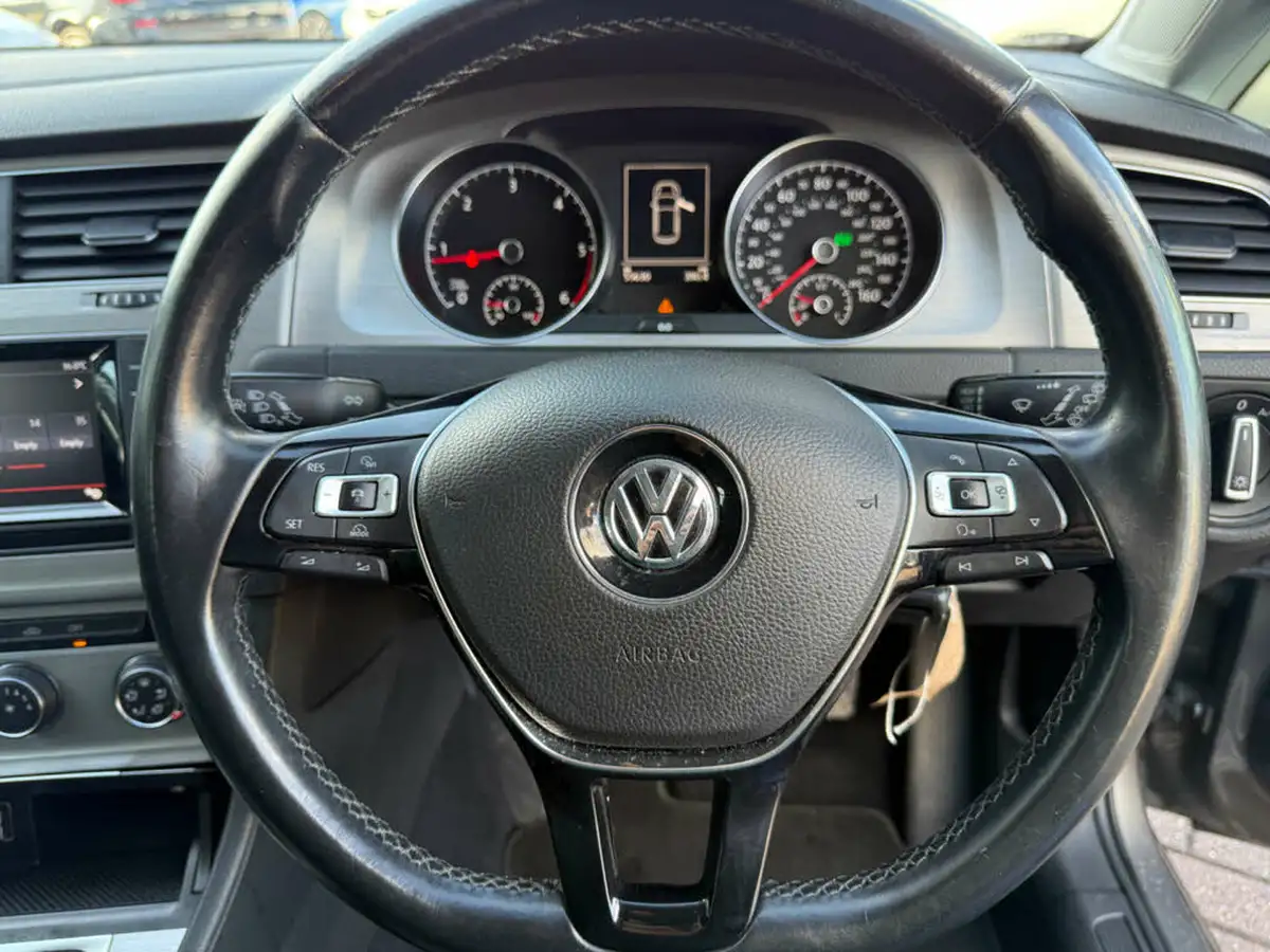 2014-volkswagen-golf-20tdi-se-ss-hatchback-5d-dsg-big-7