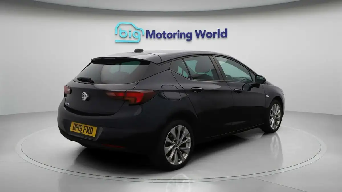 2019-vauxhall-astra-14i-16v-turbo-tech-line-nav-125ps-ss-hatchback-big-7