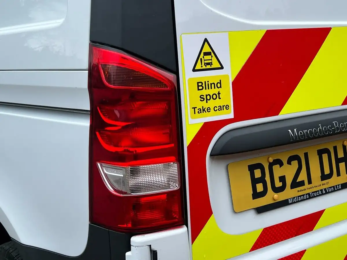 2021-mercedes-benz-vito-18-cdi-110-progressive-l1-panel-big-11