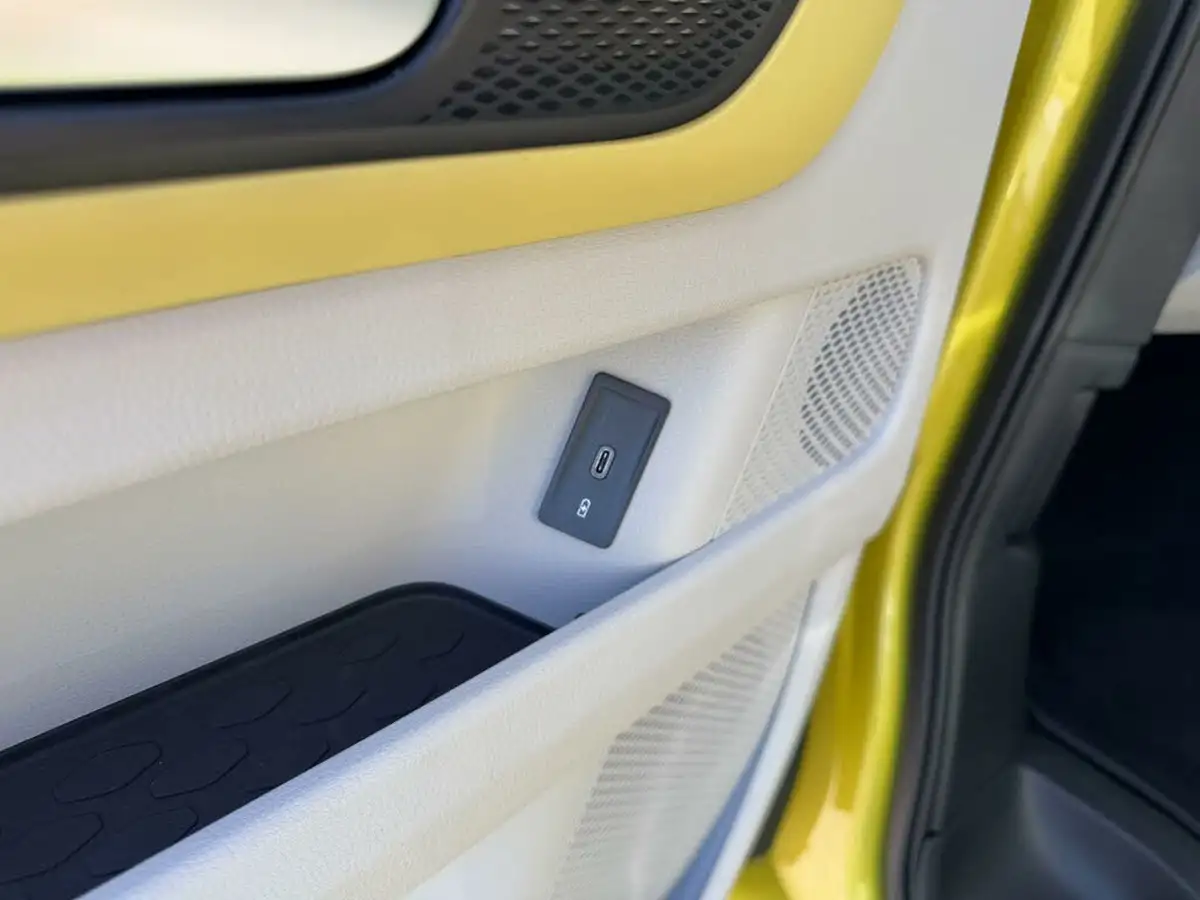 2023-volkswagen-idbuzz-e-style-standard-big-33