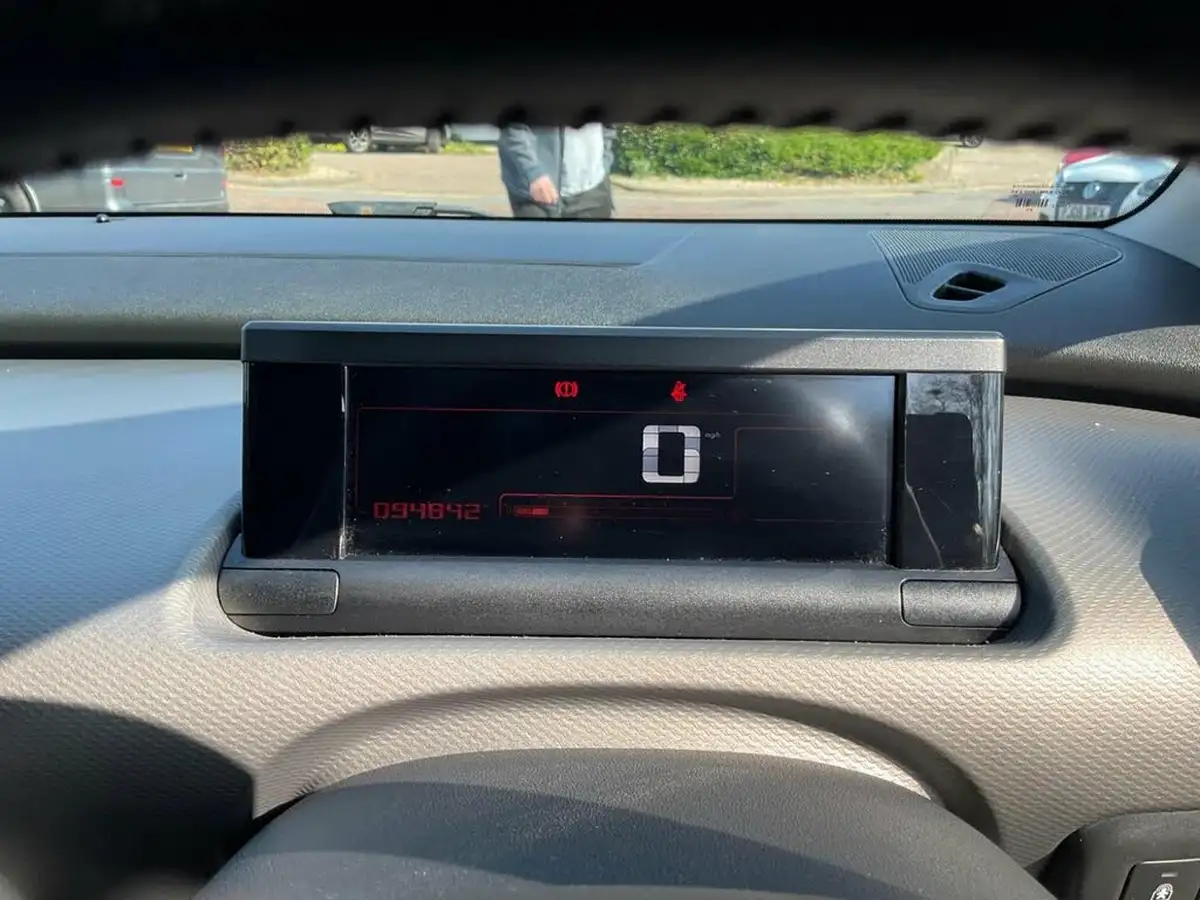 2016-citroen-c4-cactus-16bluehdi-flair-edition-big-20