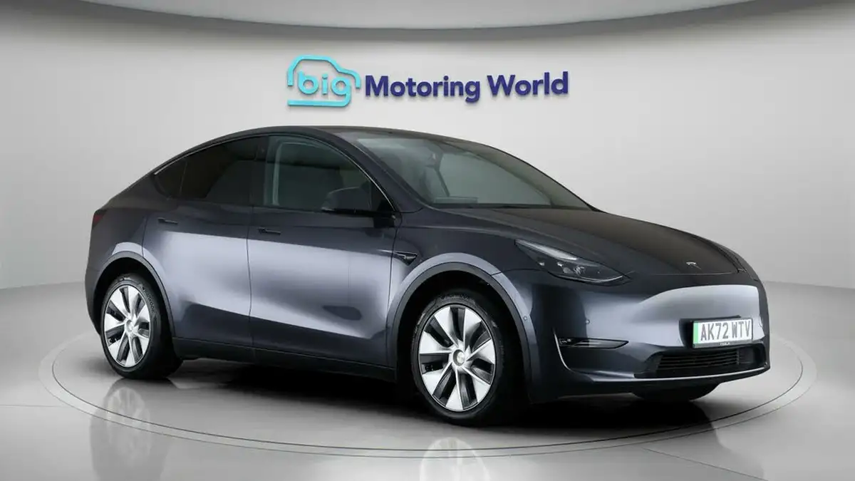 2022-tesla-model-y-e-long-range-big-1