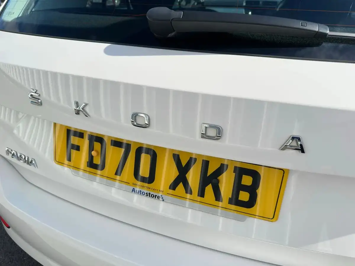 2020-skoda-fabia-10-mpi-colour-edition-60ps-big-10