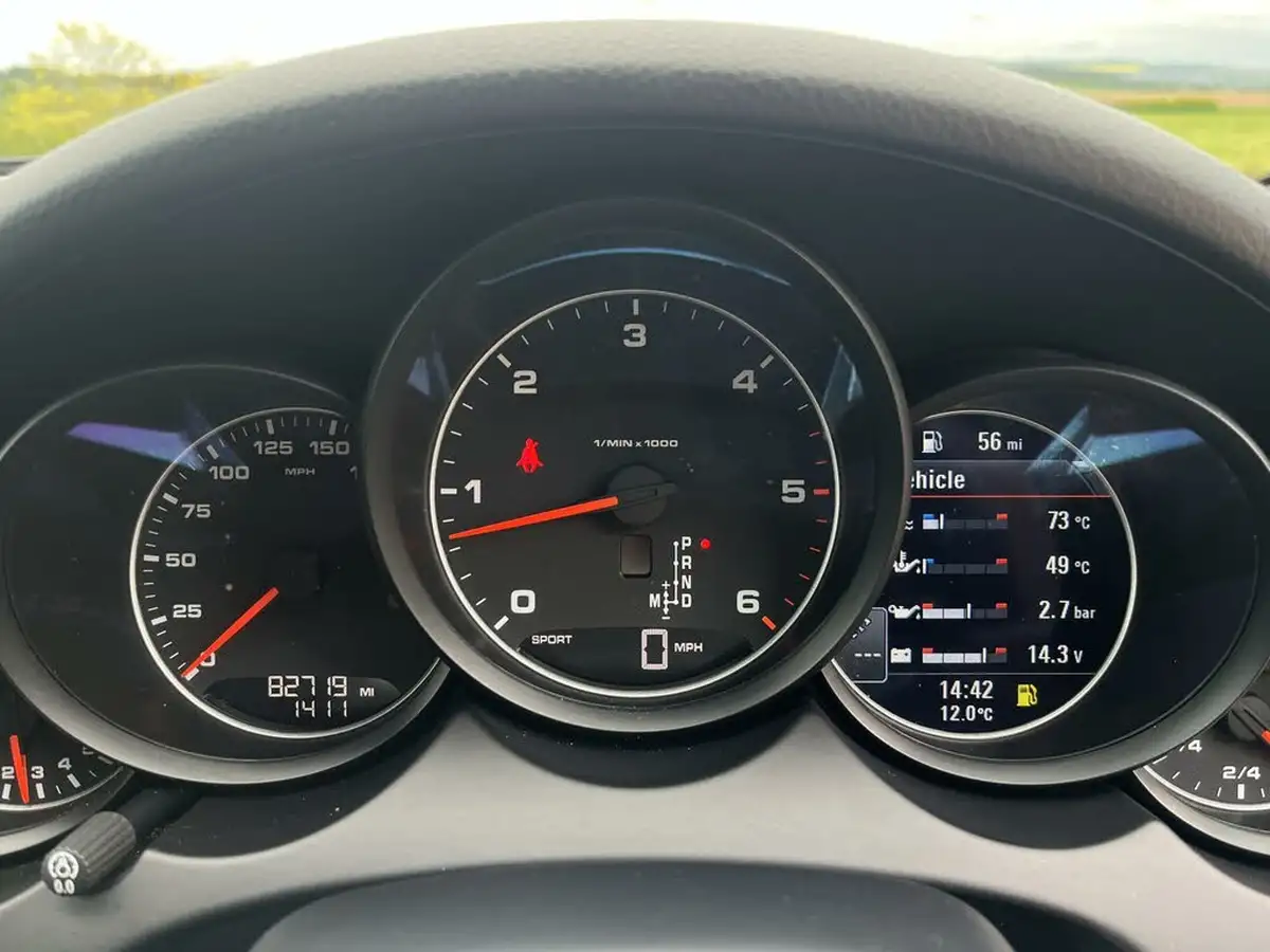 2016-porsche-cayenne-30td-big-28