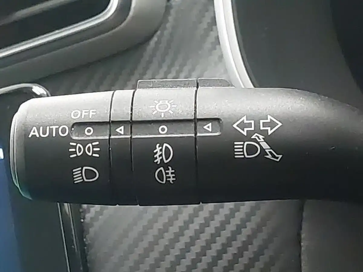 2023-mg-zs-suv-15-vti-tech-exclusive-big-15