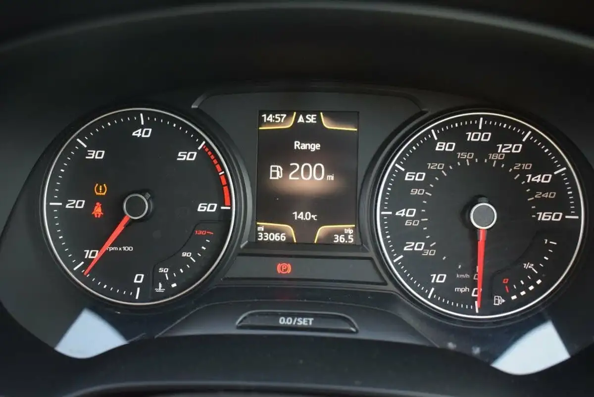2019-seat-leon-20tdi-fr-estate-big-23