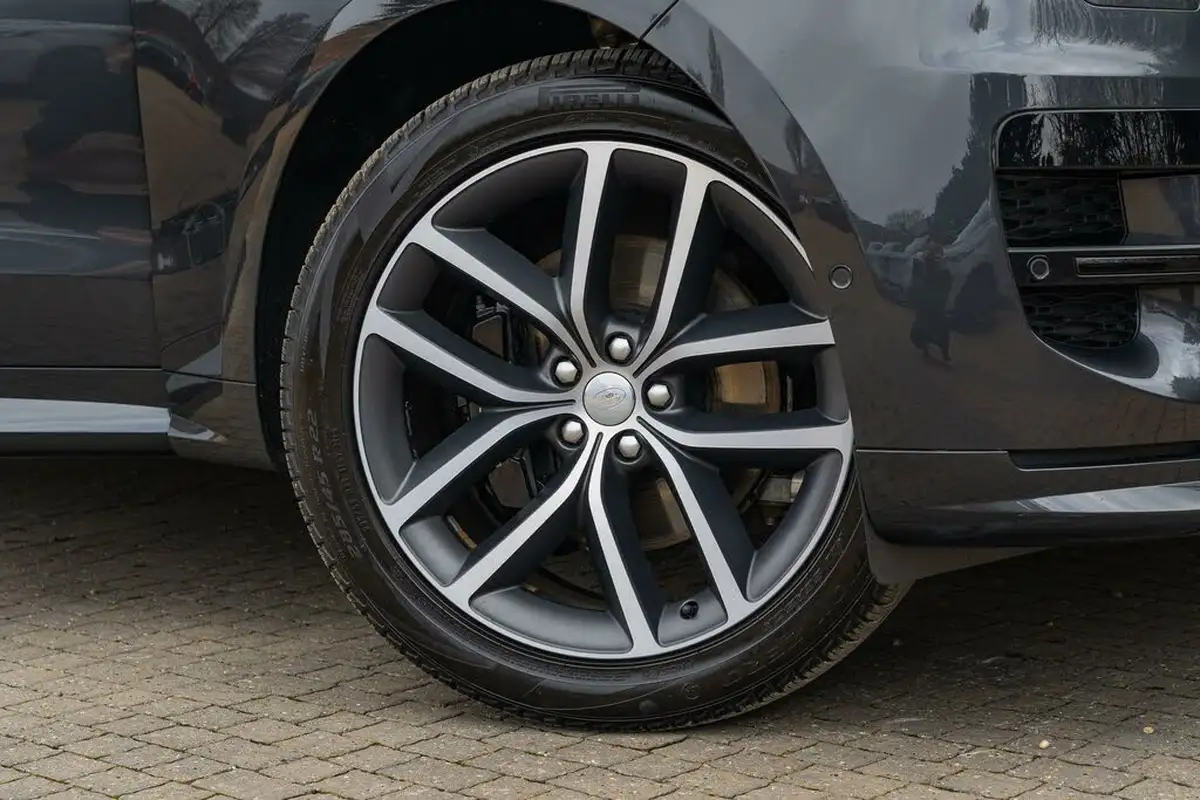 2023-land-rover-range-rover-sport-30-d300-dynamic-se-big-1
