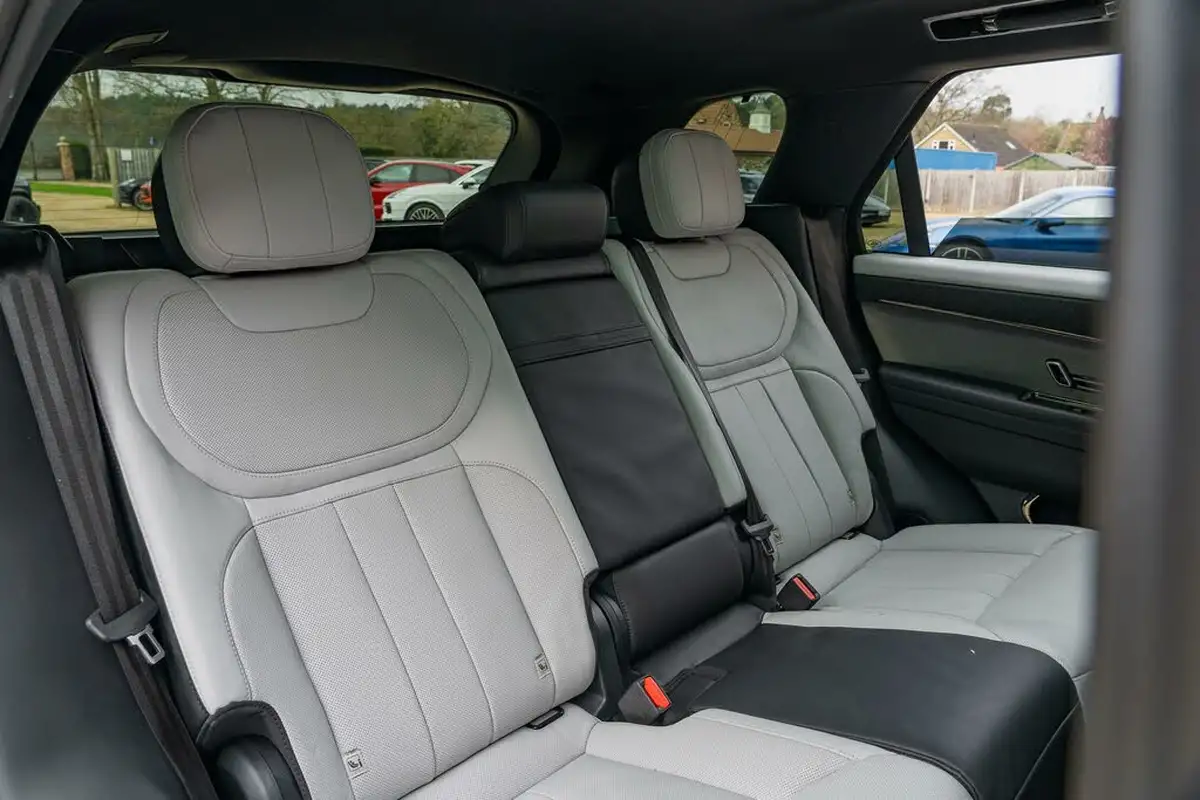 2023-land-rover-range-rover-sport-30-d300-dynamic-se-big-25