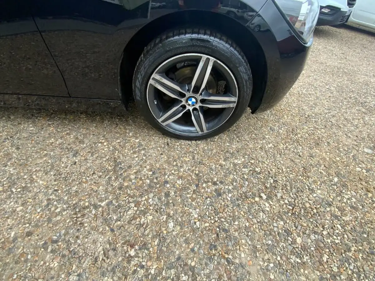 2015-bmw-1-series-20td-116d-sport-5d-big-35