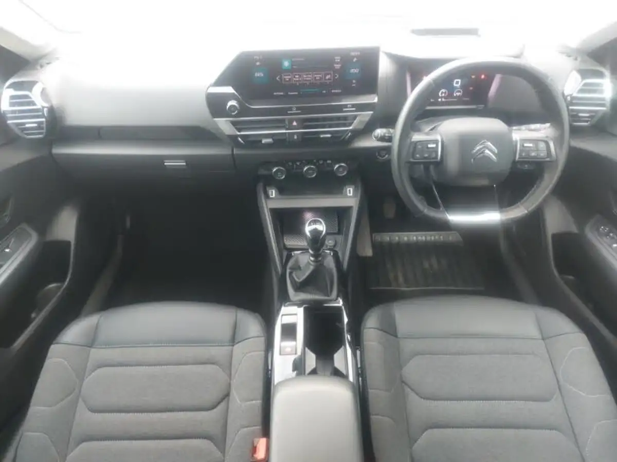 2022-citroen-c4-12-puretech-shine-130ps-big-2