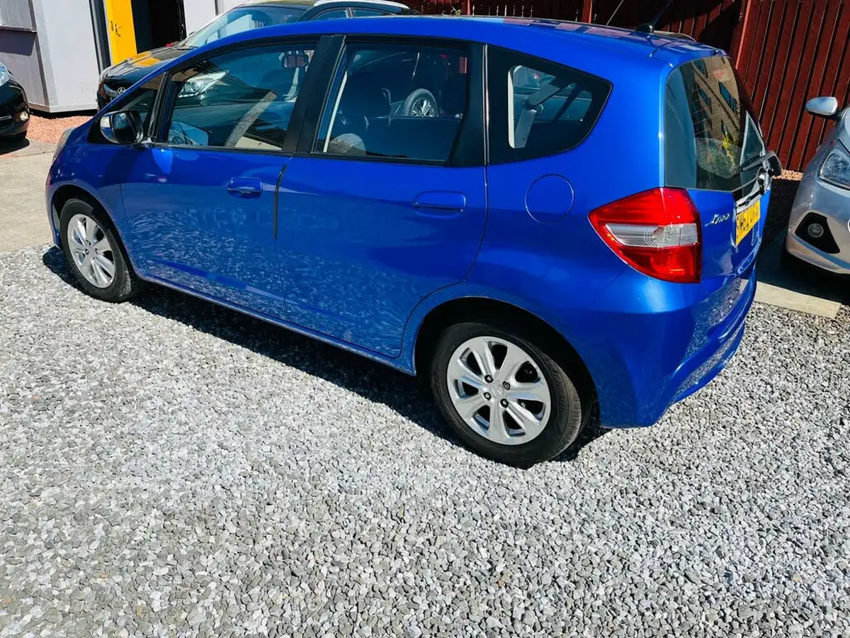 2012-honda-jazz-14-es-big-8