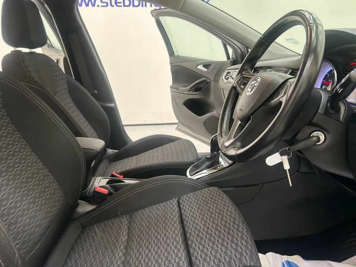 2019-vauxhall-astra-14i-16v-turbo-sri-ss-hatchback-auto-big-14
