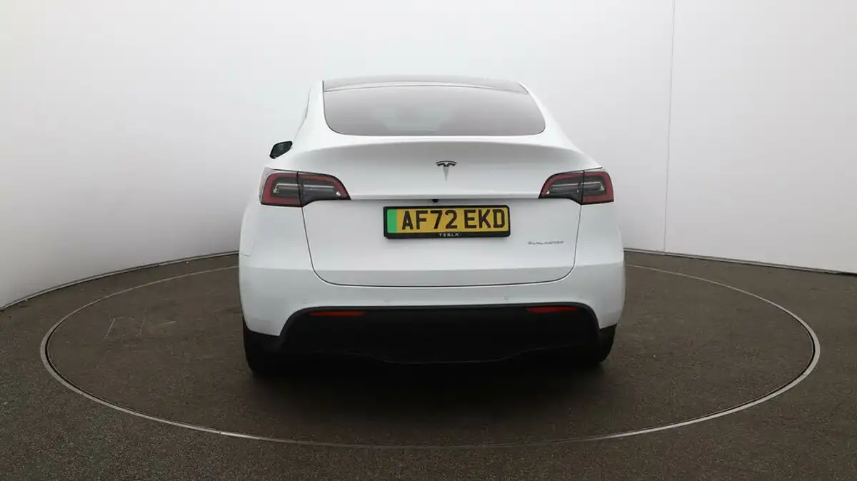 2022-tesla-model-y-e-long-range-big-58