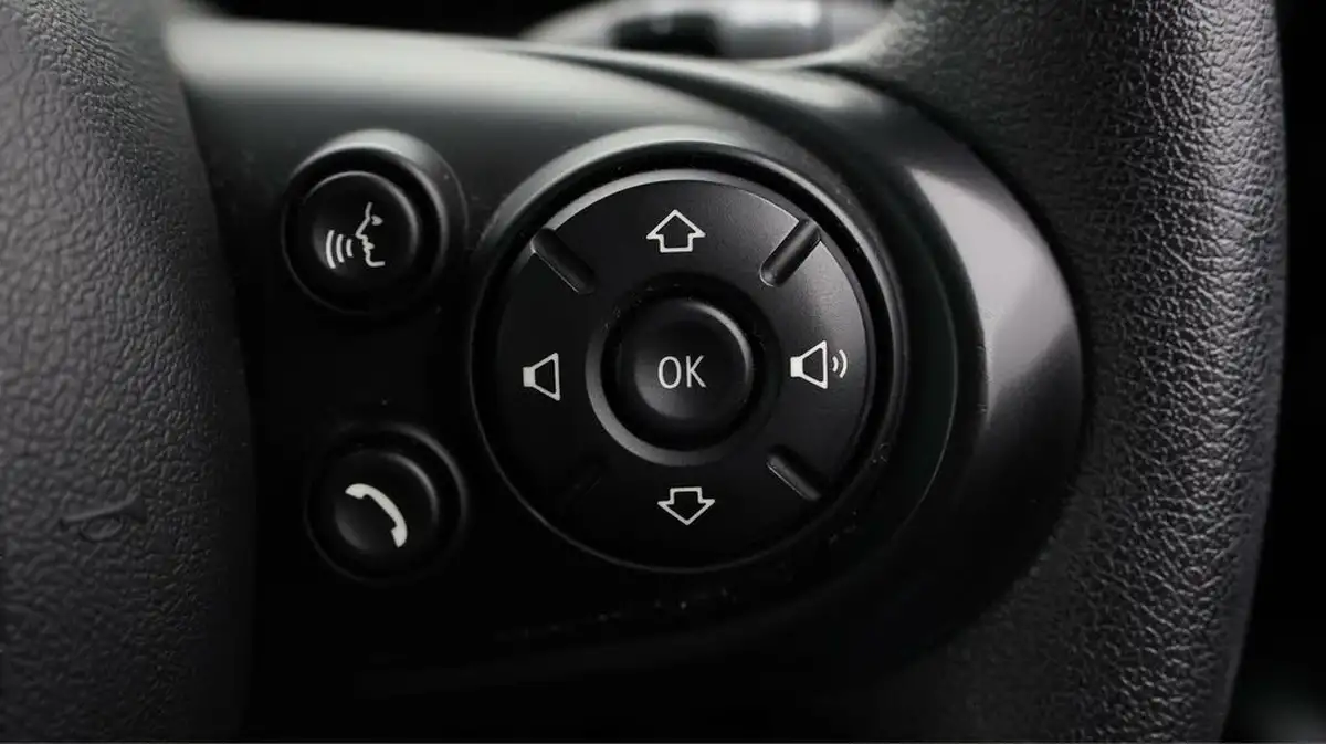 2020-mini-cooper-15-one-classic-5d-auto-big-22