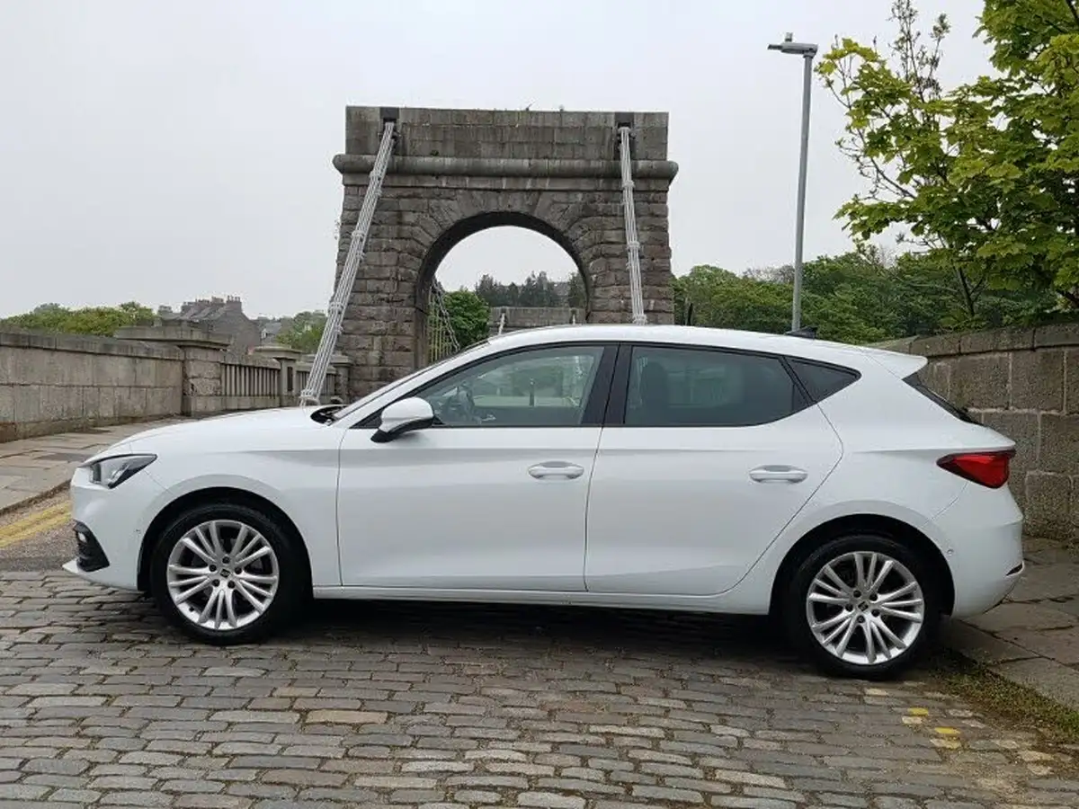 2021-seat-leon-10-tsi-evo-se-dynamic-hatchback-big-3