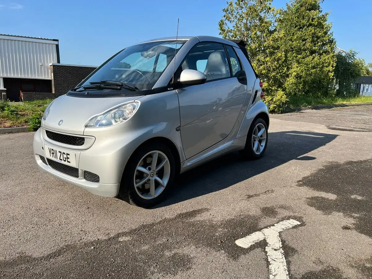 2011-smart-fortwo-10-pulse-71bhp-cabriolet-softouch-big-0