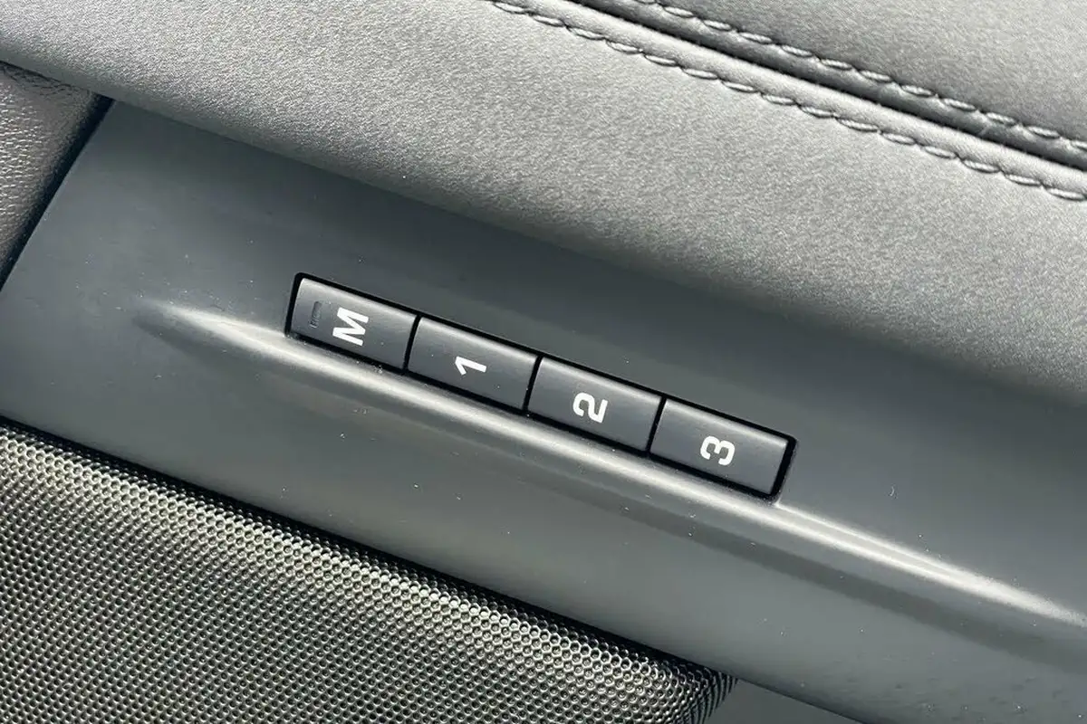 2022-land-rover-range-rover-evoque-20-d200-r-dynamic-se-big-51