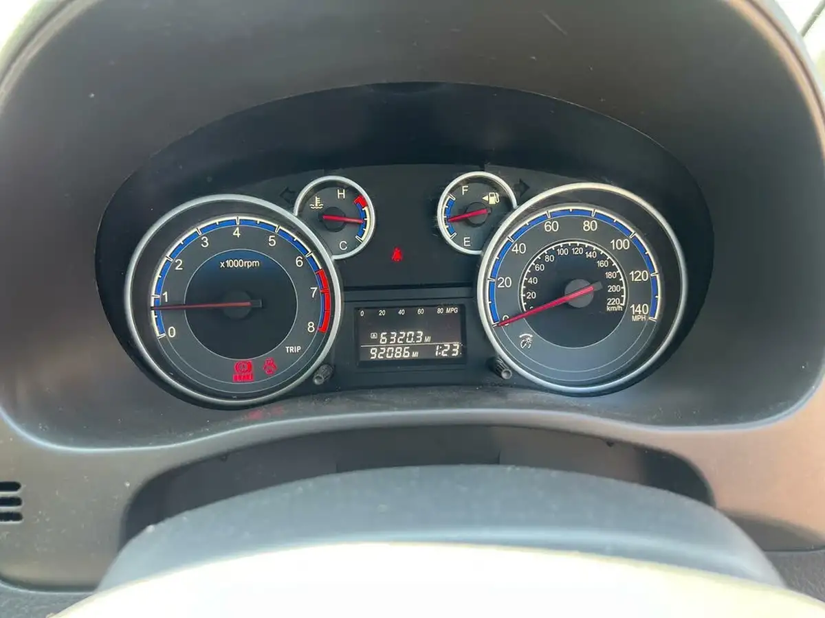 2010-suzuki-sx4-16-sz4-hatchback-5d-big-9