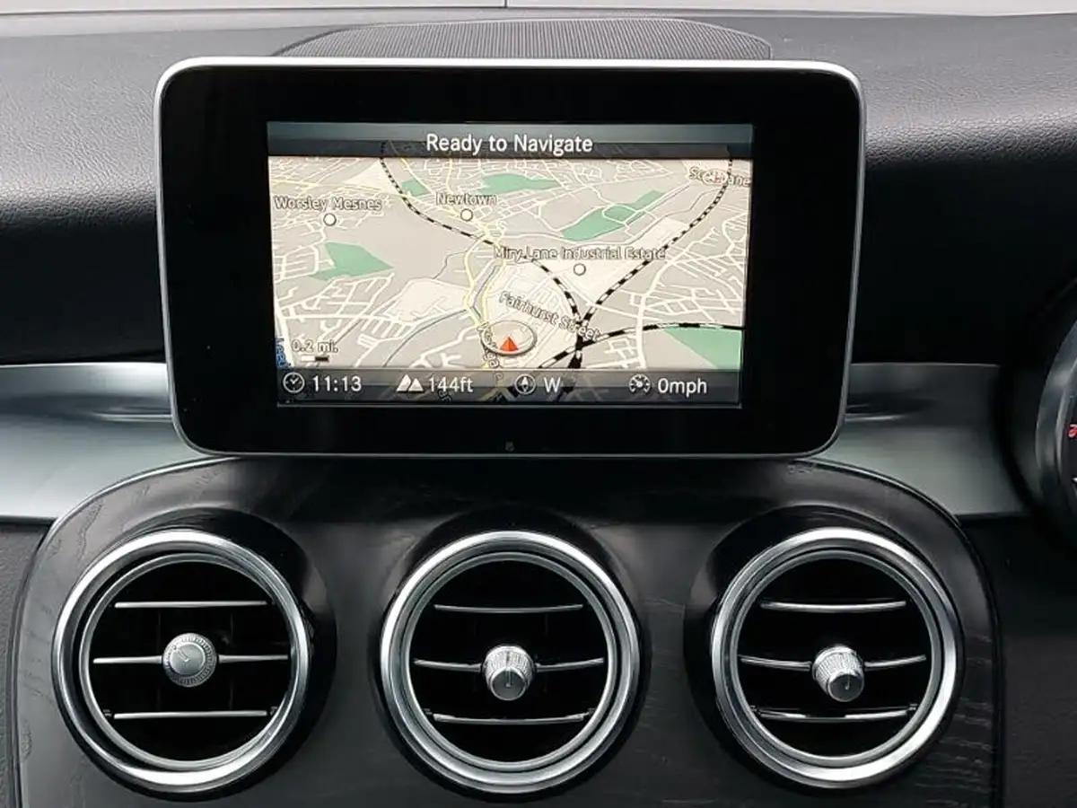 2018-mercedes-benz-glc-class-20-glc250-amg-line-premiumss-station-wagon-5d-big-9