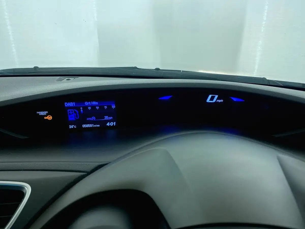 2014-honda-civic-18-sr-hatchback-big-16