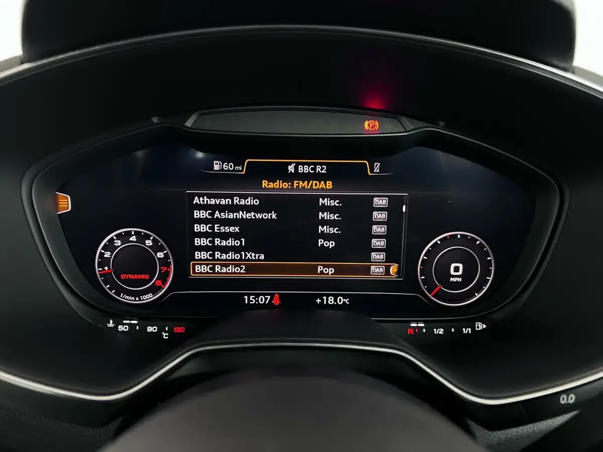 2016-audi-tt-coupe-18-tfsi-s-line-big-39