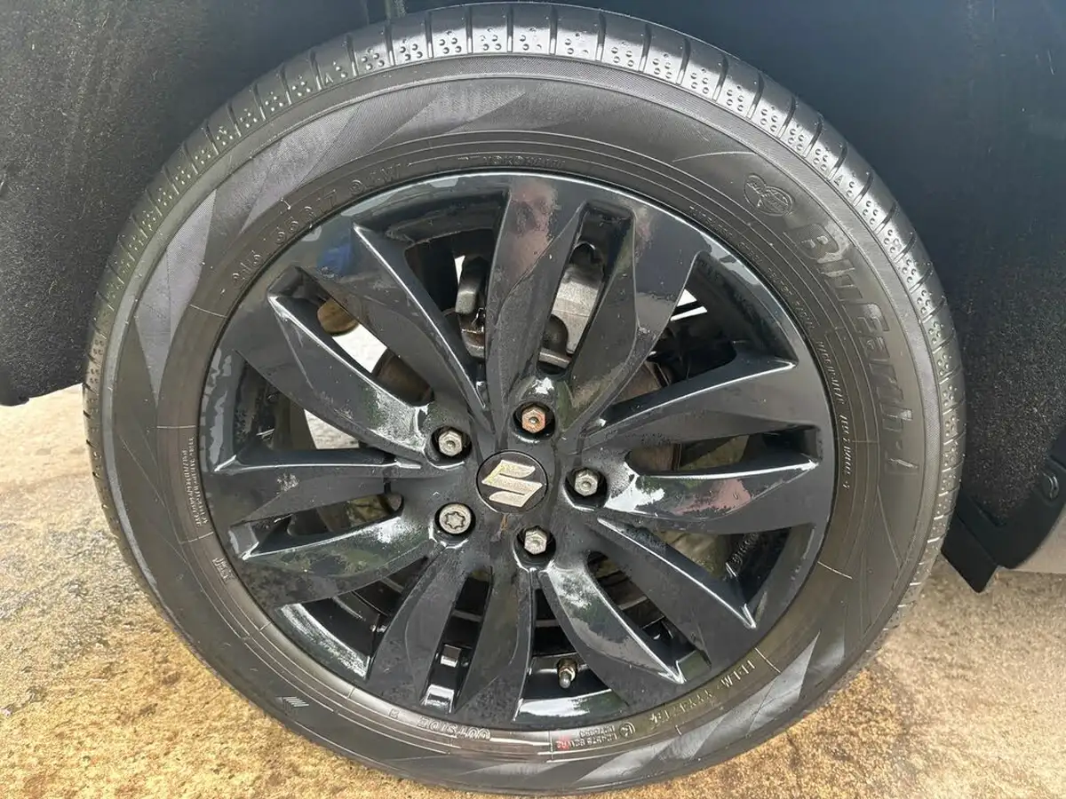 2017-suzuki-vitara-16-kuro-big-10