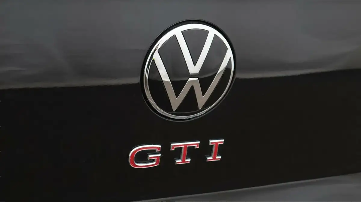 2022-volkswagen-golf-20-tsi-gti-dsg-big-21