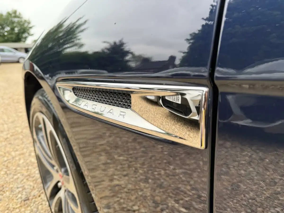 2019-jaguar-xe-20i-portfolio-200ps-big-58