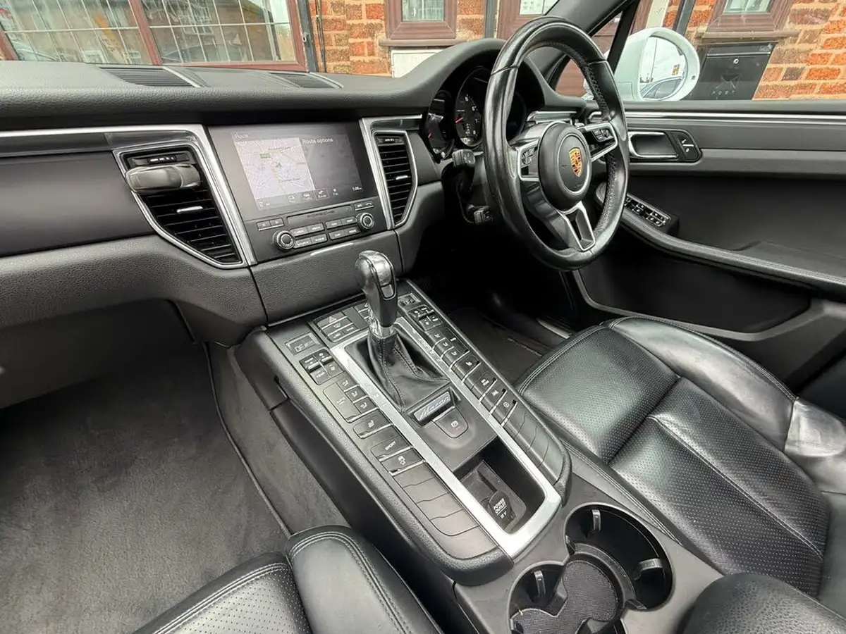 2016-porsche-macan-20-big-22