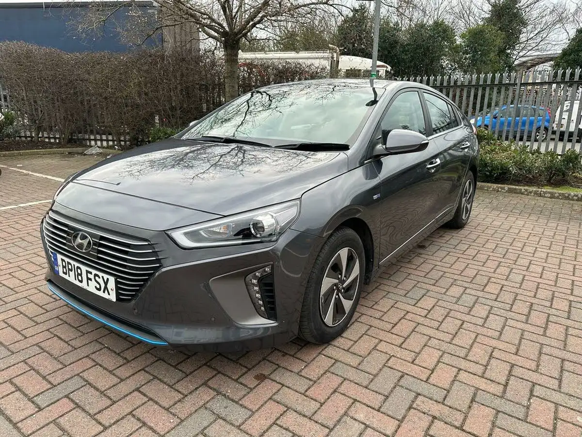 2018-hyundai-ioniq-16-gdi-premium-se-hybrid-big-4