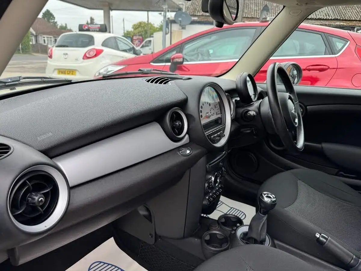 2012-mini-cooper-16-one-98bhp-sport-chili-hatchback-3d-big-16