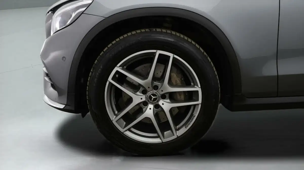 2018-mercedes-benz-glc-class-21d-glc220d-amg-line-ss-coupe-4d-big-17