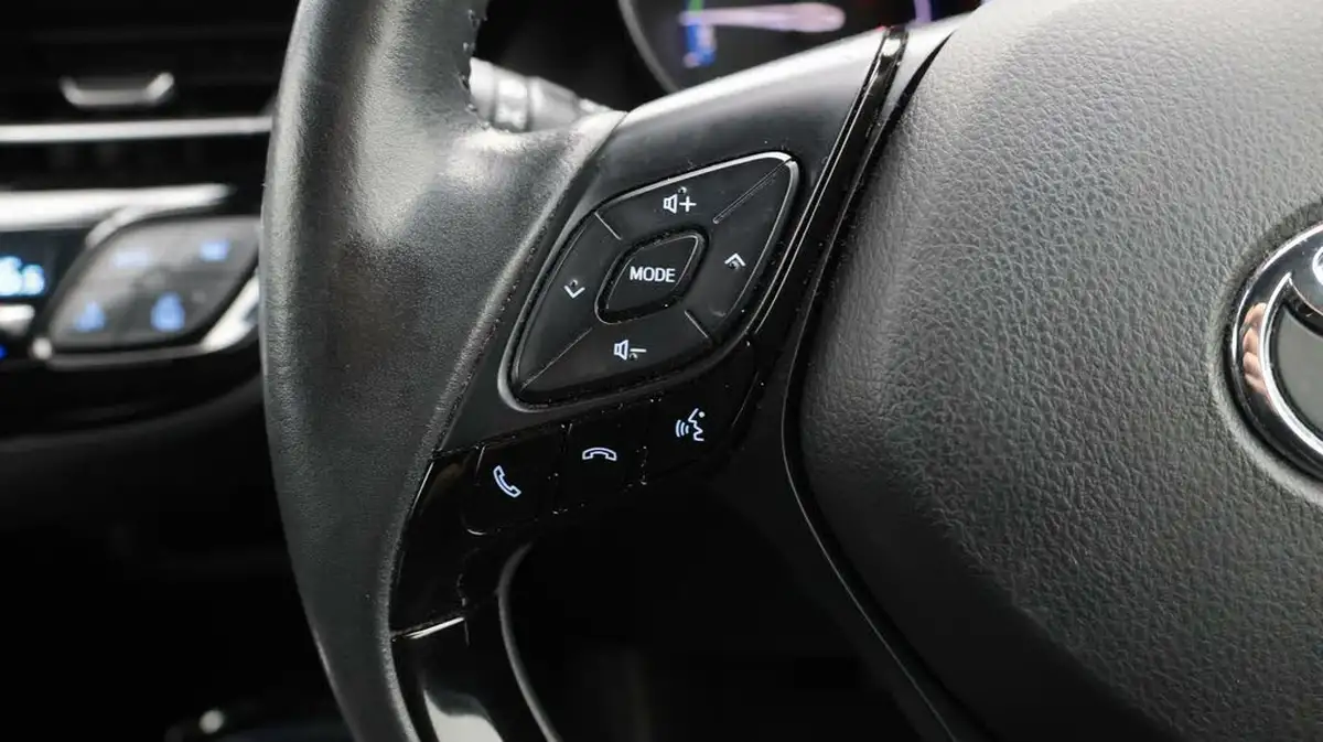 2020-toyota-c-hr-18-vvt-i-excel-big-25