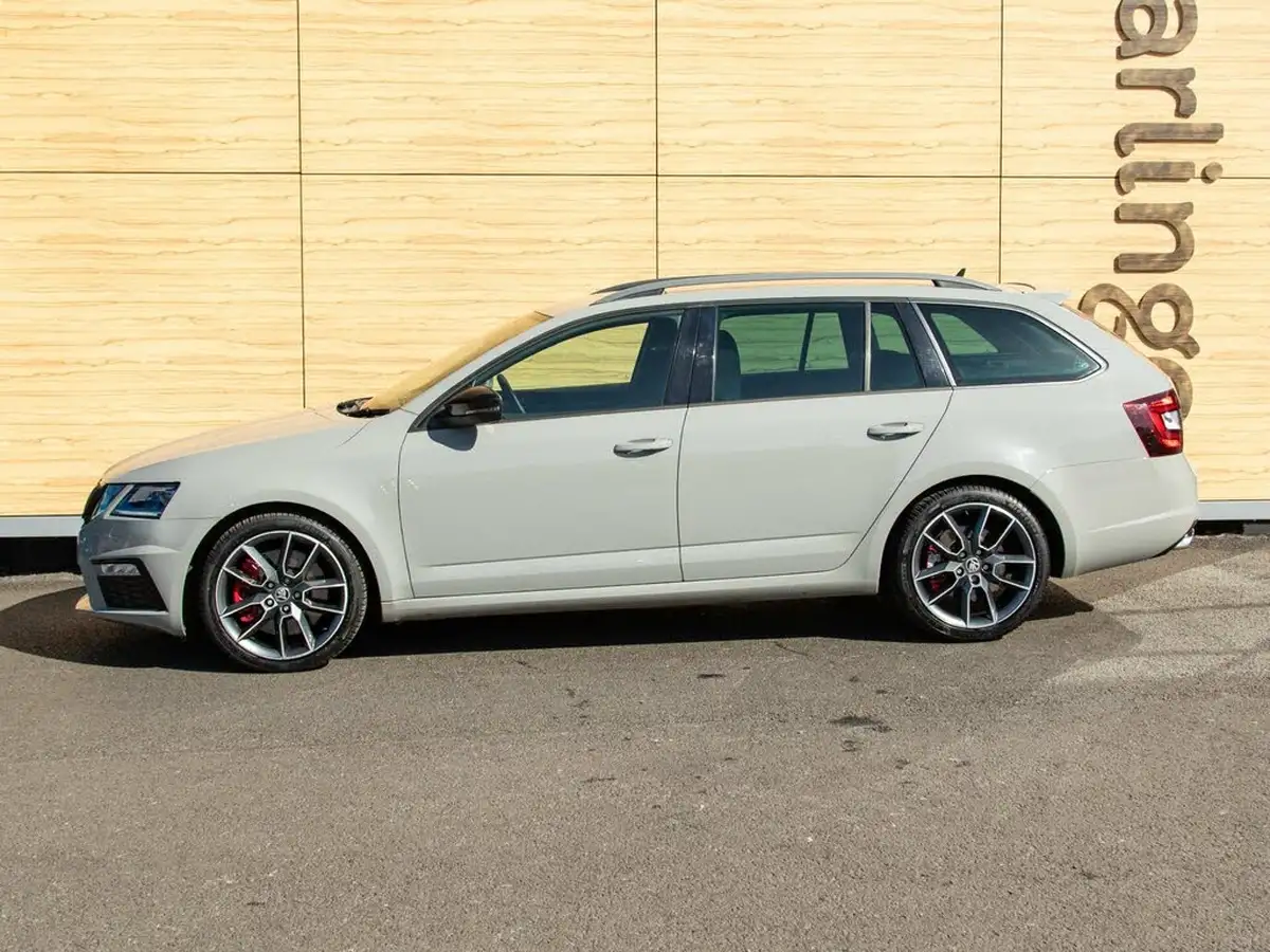 2019-skoda-octavia-20-tsi-vrs-estate-big-13