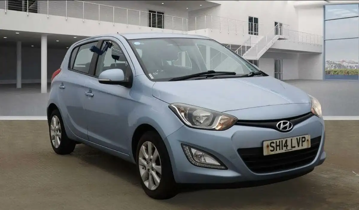 2014-hyundai-i20-12-style-big-0