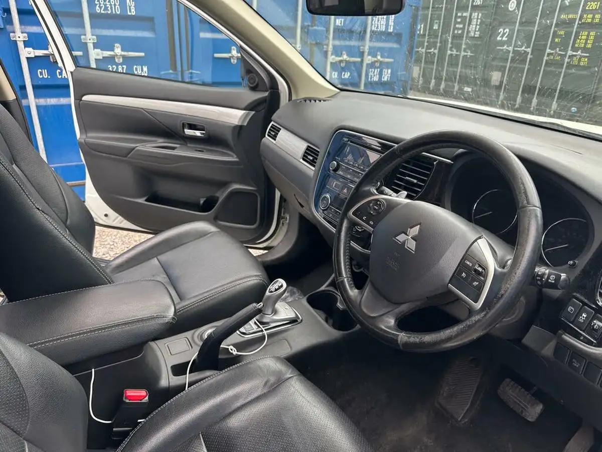 2015-mitsubishi-outlander-20-gx3h-5st-big-21